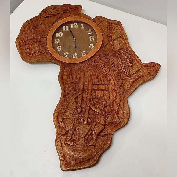 Mid Century Vintage Large Artisan Hand Crafted Wooden Quartz AFRICA Wall Clock - Picture 7 of 16
